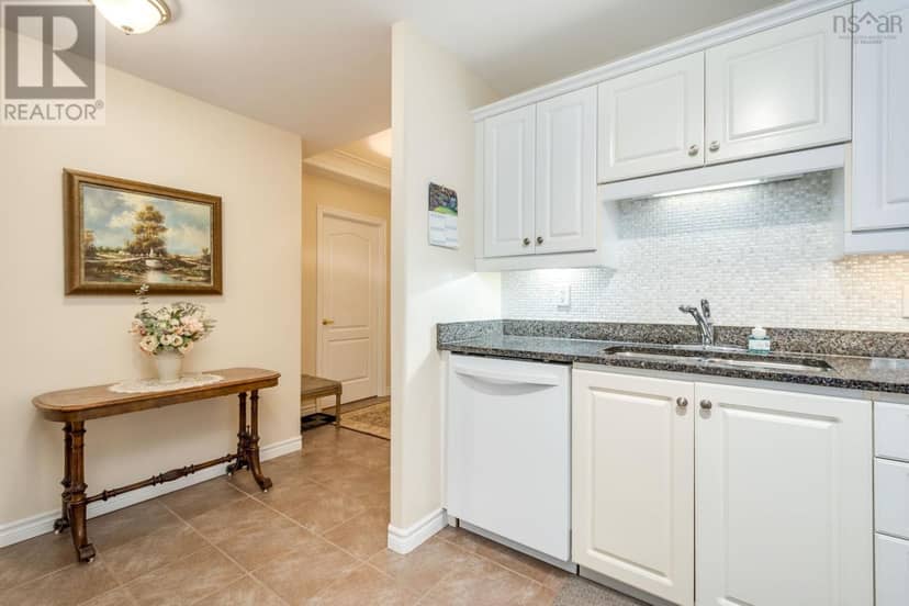 216 36 Southgate Drive — photo 9 of 40
