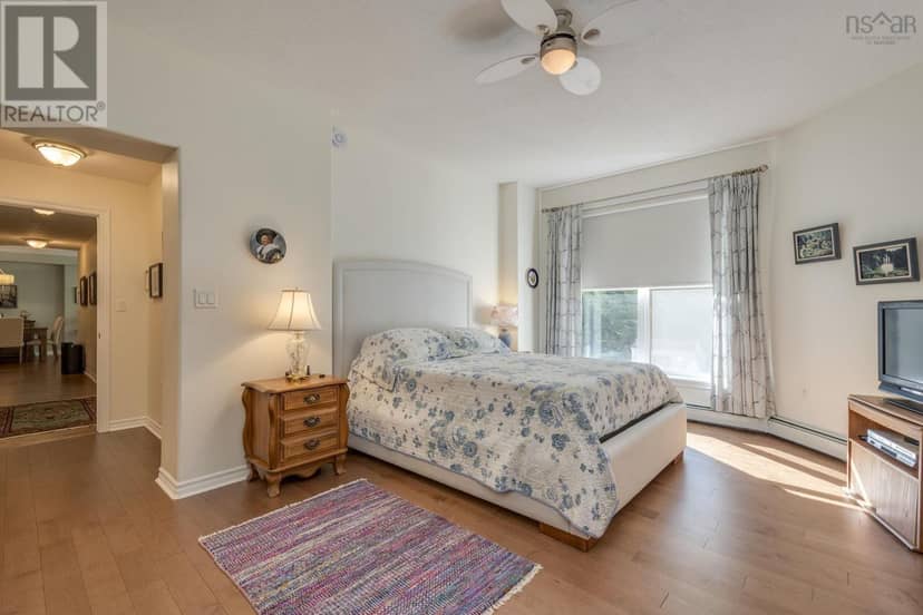 216 36 Southgate Drive — photo 18 of 40