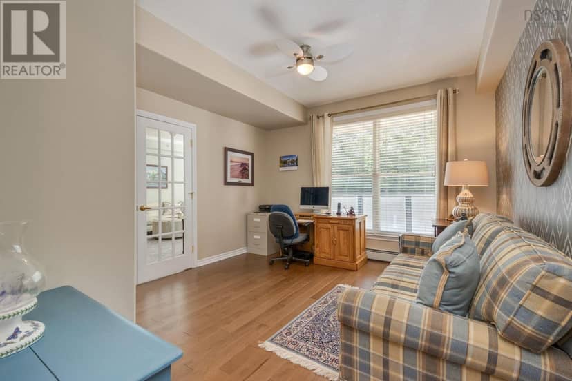 216 36 Southgate Drive — photo 22 of 40