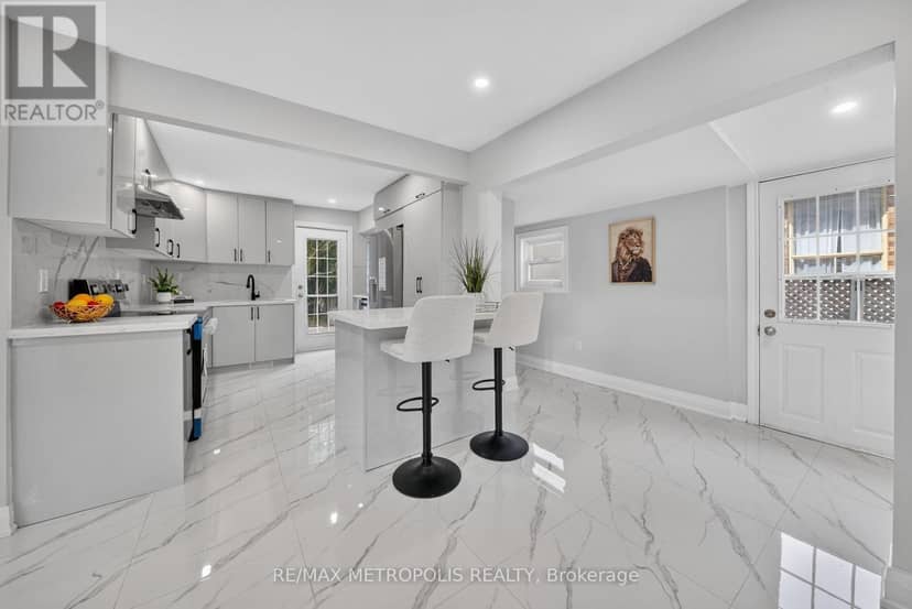 208 Palmerston Avenue — photo 7 of 18