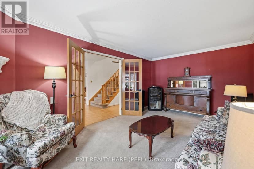 77 Lord Simcoe Drive — photo 5 of 21