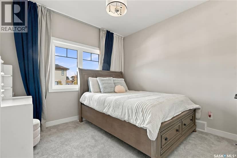 225 Cowan CRESCENT — photo 24 of 40
