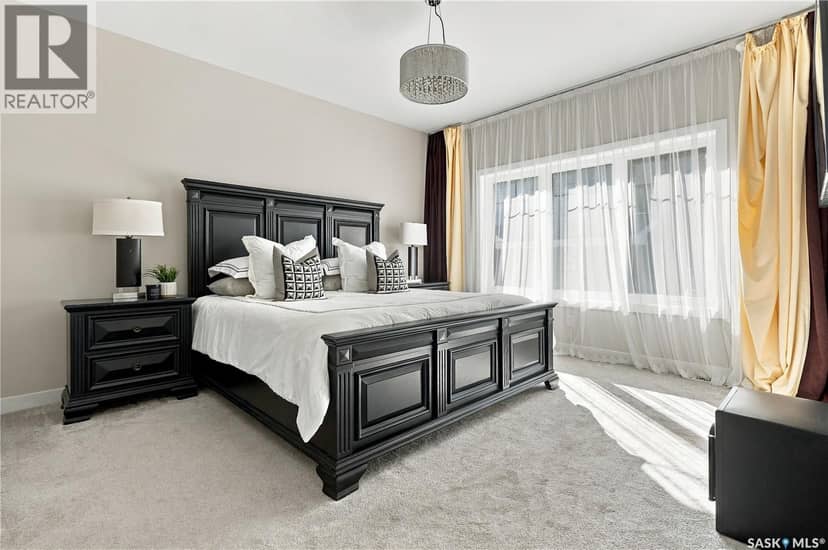 225 Cowan CRESCENT — photo 30 of 40