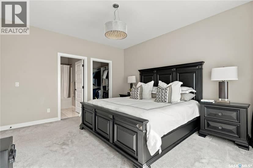 225 Cowan CRESCENT — photo 32 of 40