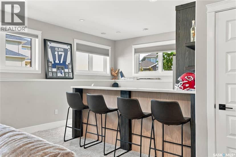 225 Cowan CRESCENT — photo 40 of 40