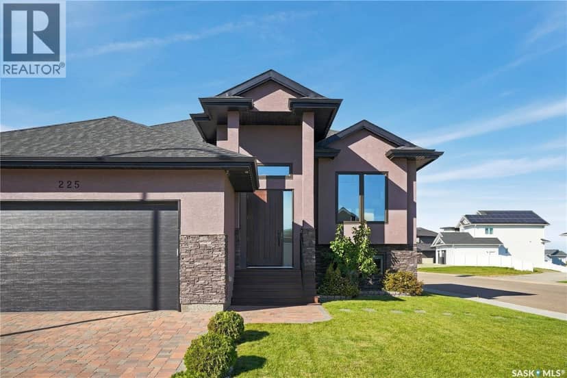 225 Cowan CRESCENT — photo 5 of 40
