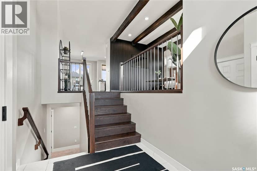 225 Cowan CRESCENT — photo 6 of 40