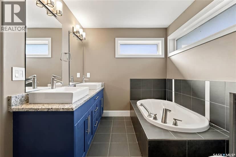 242 Pohorecky STREET — photo 31 of 40