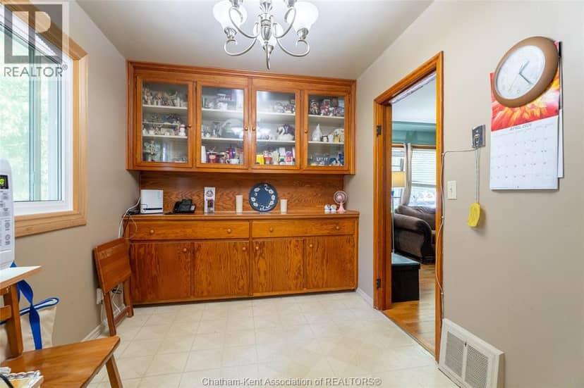 42 Canterbury STREET — photo 18 of 40