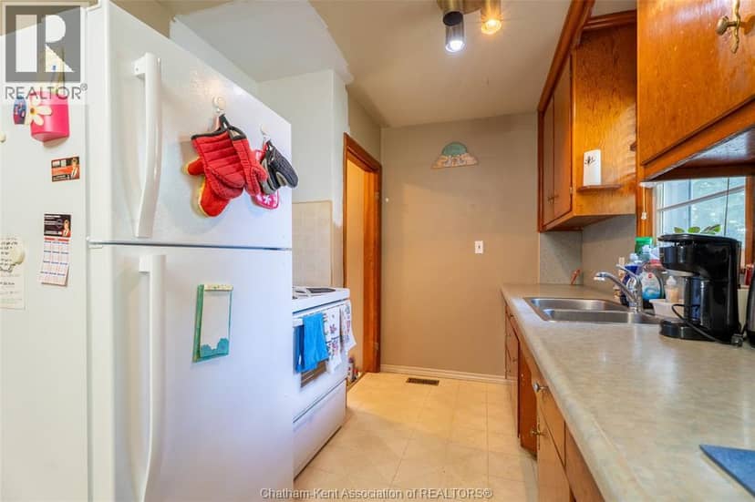 42 Canterbury STREET — photo 21 of 40