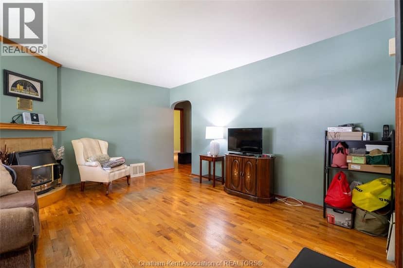 42 Canterbury STREET — photo 7 of 40