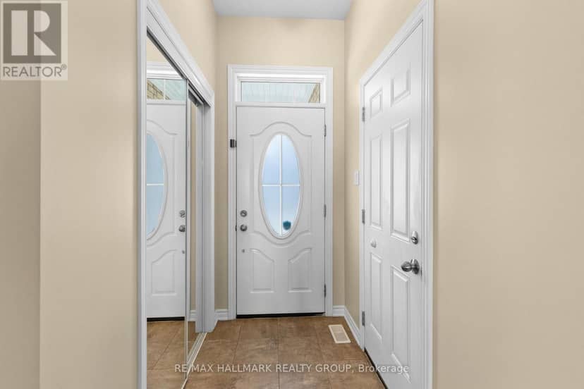 223 Serra Ridge, Ottawa, photo 4