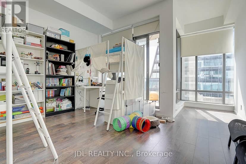 4502 - 5 St Joseph Street — photo 21 of 40