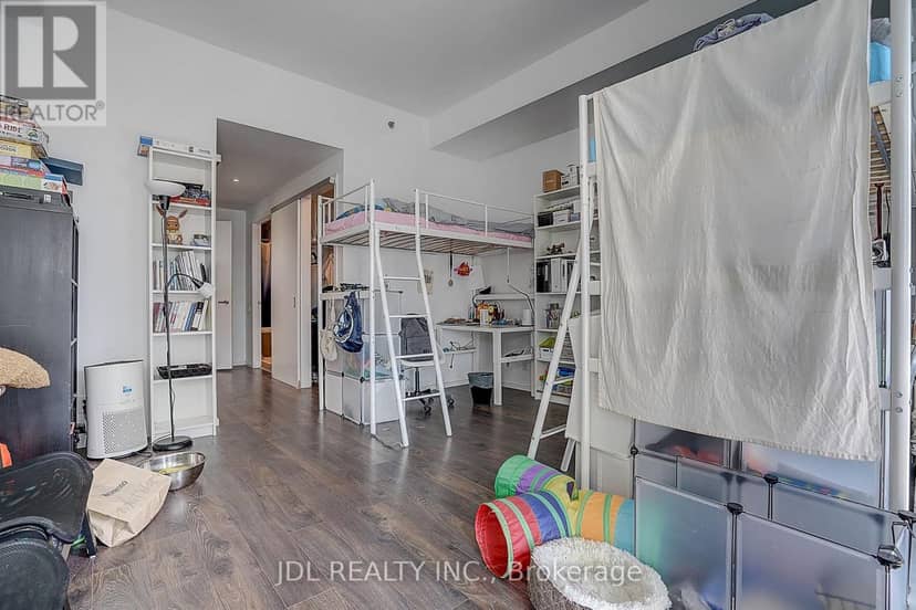 4502 - 5 St Joseph Street — photo 22 of 40