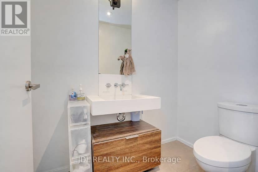 4502 - 5 St Joseph Street — photo 24 of 40