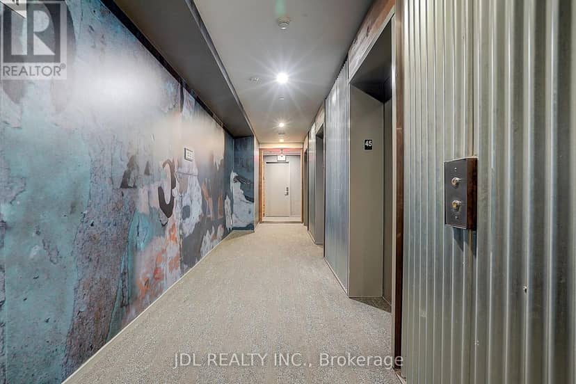 4502 - 5 St Joseph Street, Toronto, photo 3