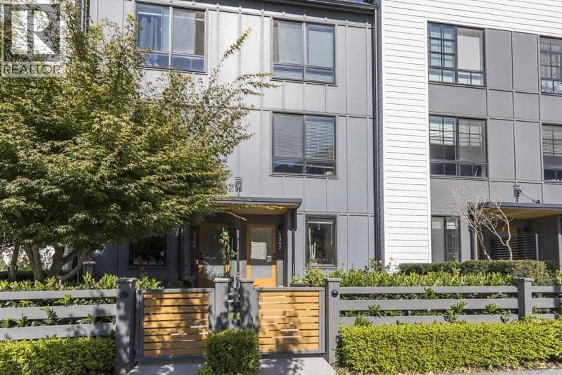 1342 HALYARD PLACE, Squamish