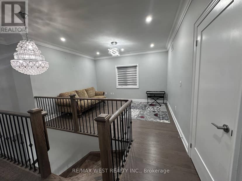 111 Scarlet Way — photo 15 of 25