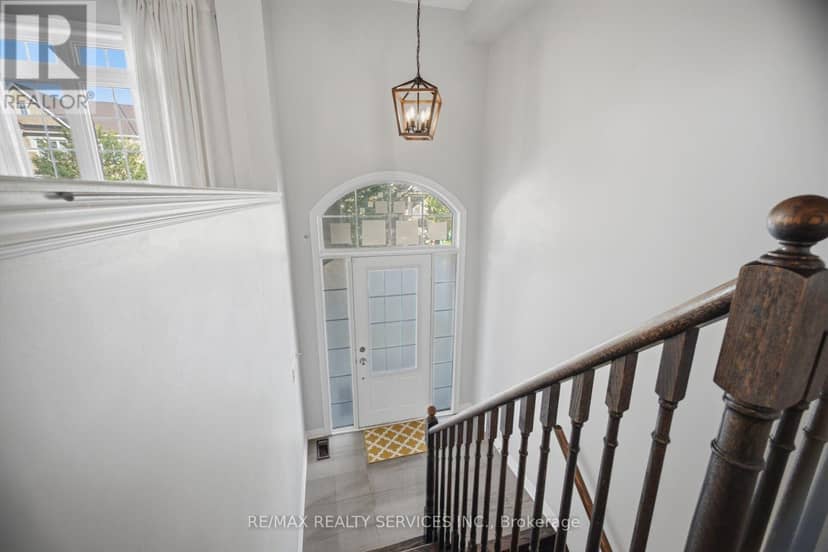 72 Rockman Crescent — photo 7 of 40