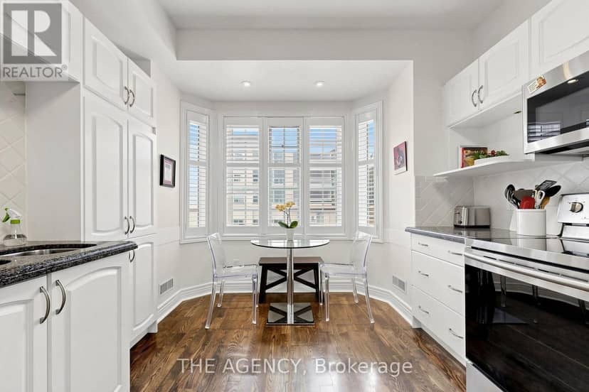 272 Redpath Avenue — photo 11 of 35