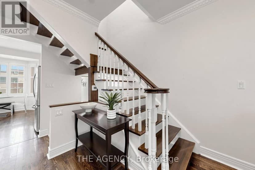 272 Redpath Avenue — photo 16 of 35