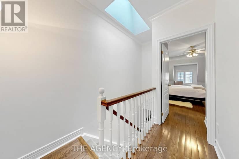 272 Redpath Avenue — photo 25 of 35
