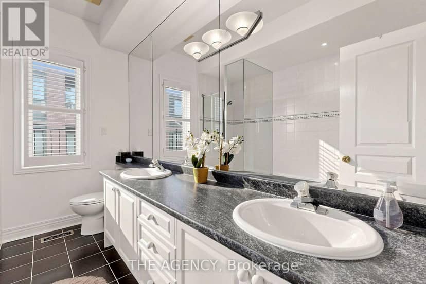 272 Redpath Avenue — photo 29 of 35