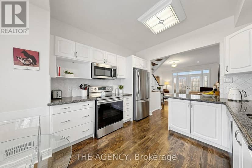 272 Redpath Avenue — photo 13 of 35