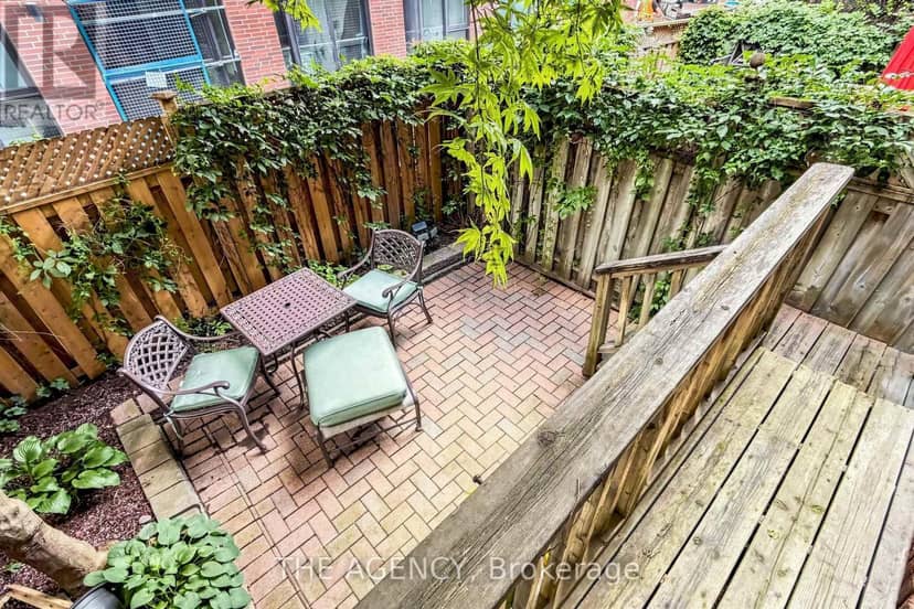 272 Redpath Avenue — photo 32 of 35