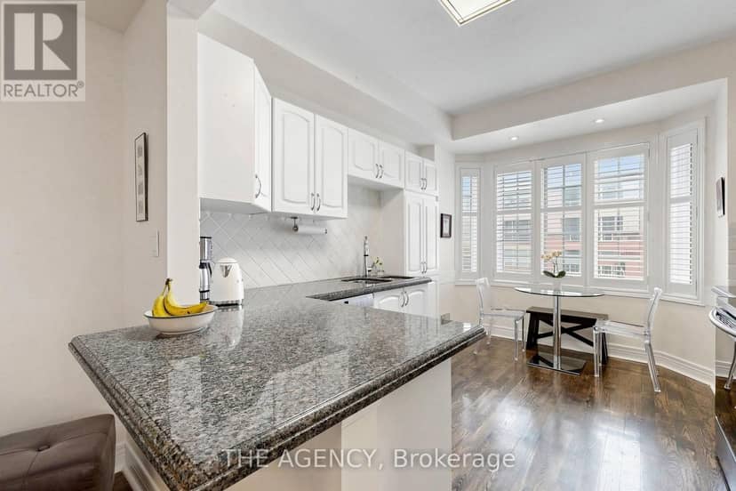 272 Redpath Avenue — photo 9 of 35