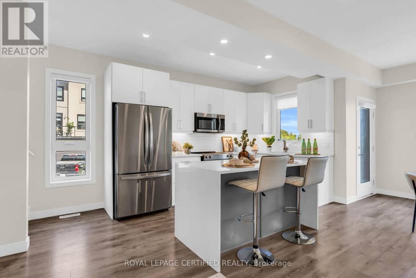 36 - 3380 Singleton Avenue — photo 15 of 40