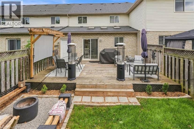 14 KENYON Crescent — photo 40 of 40