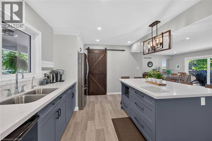 8105 LEEMING Road — photo 15 of 40