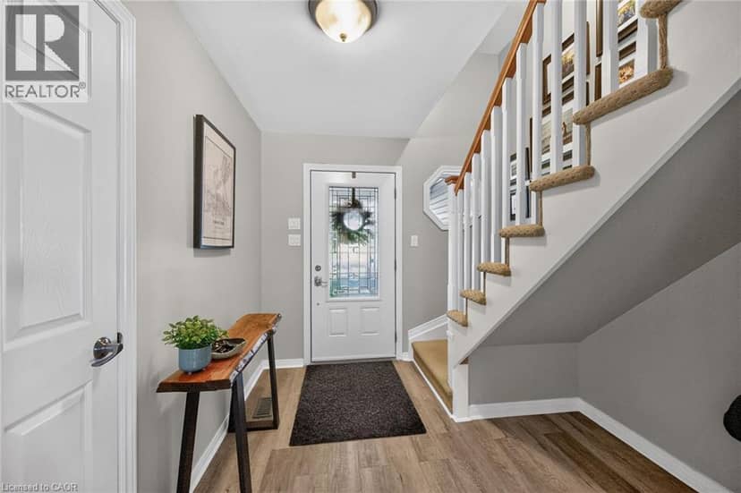 8105 LEEMING Road, Mount Hope, photo 5