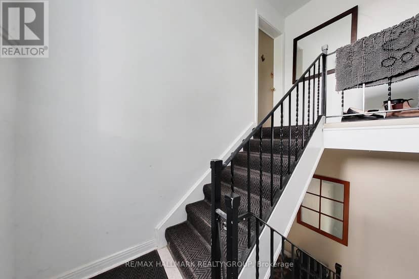 55 Ivy Crescent — photo 31 of 40