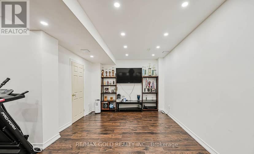 7 Bellotti Crescent — photo 26 of 36