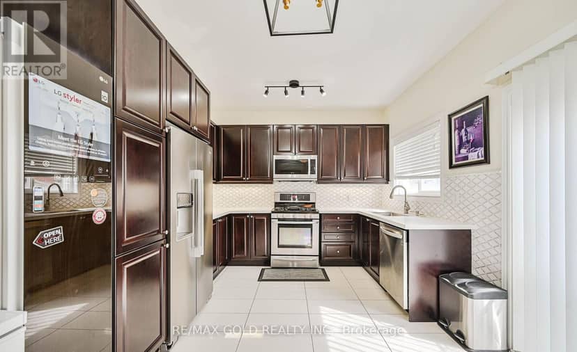 7 Bellotti Crescent — photo 9 of 36