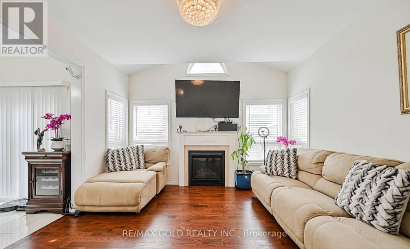 7 Bellotti Crescent — photo 5 of 36