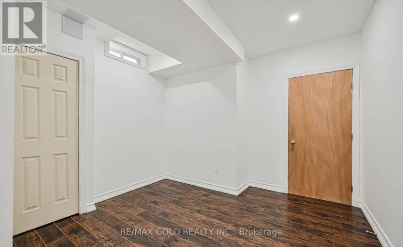 7 Bellotti Crescent — photo 31 of 36