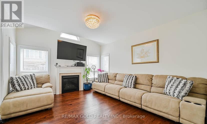 7 Bellotti Crescent — photo 7 of 36