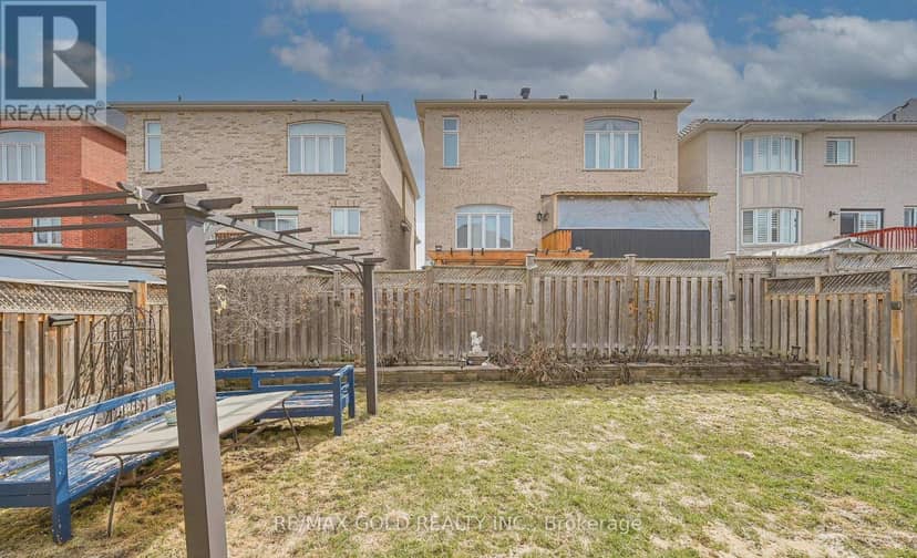 7 Bellotti Crescent — photo 32 of 36