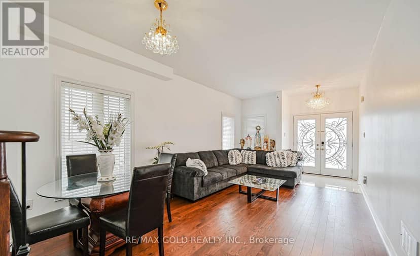 7 Bellotti Crescent — photo 4 of 36