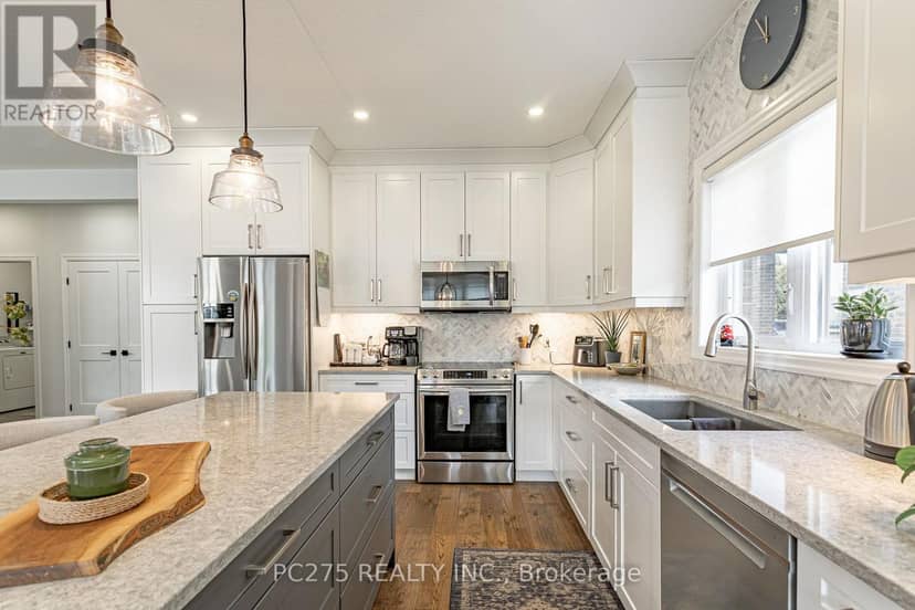 9 Foxborough Place — photo 21 of 40