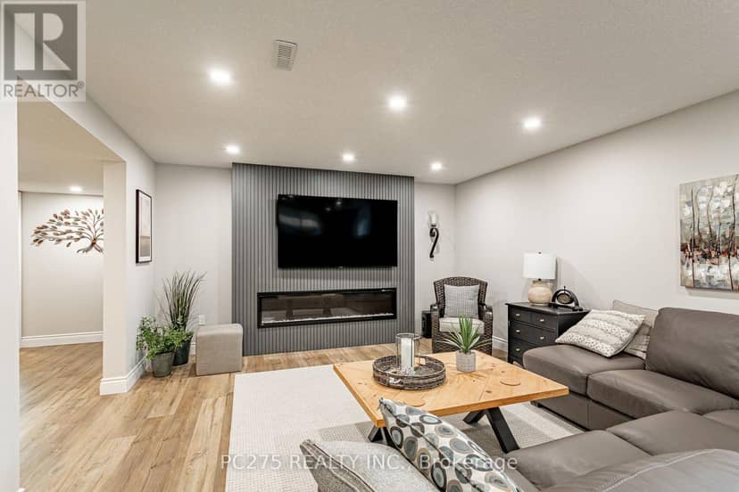 9 Foxborough Place — photo 31 of 40