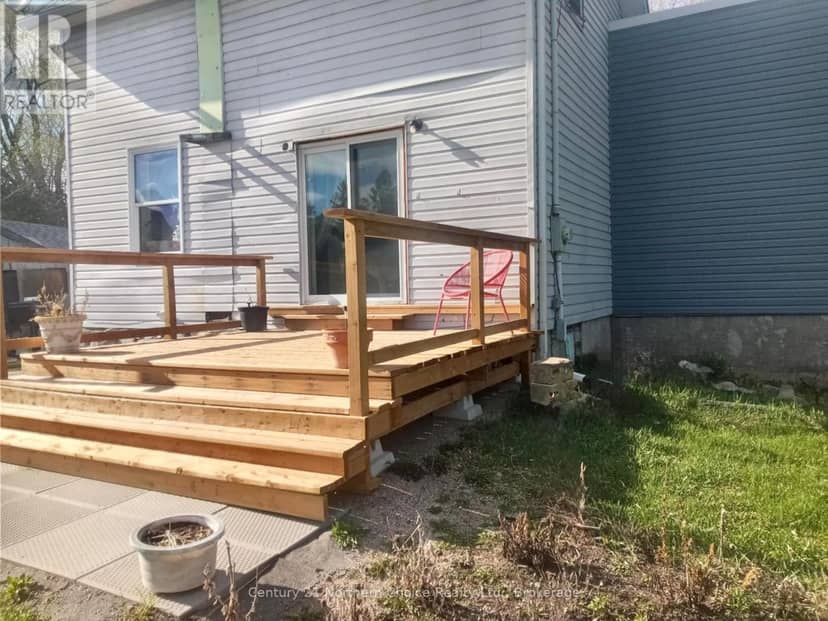 32 Martin Avenue — photo 23 of 24