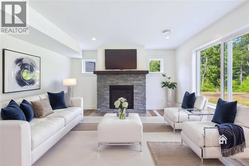 3030 Gregson Rd — photo 1 of 40