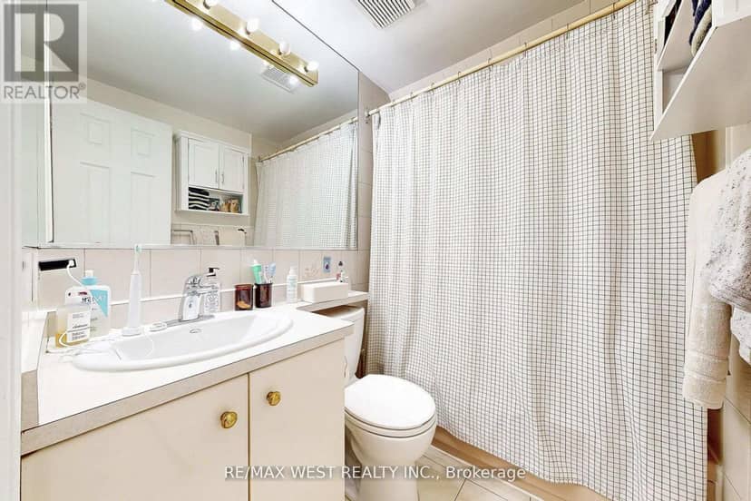 52 Heydon Park Road — photo 11 of 40