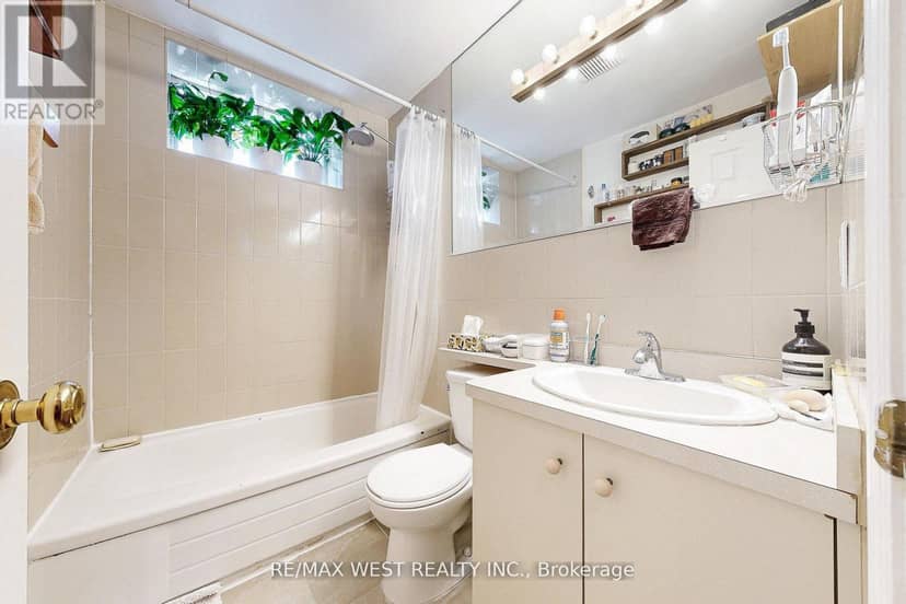 52 Heydon Park Road — photo 38 of 40