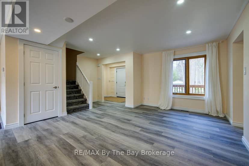 646 Oxbow Park Drive — photo 10 of 40