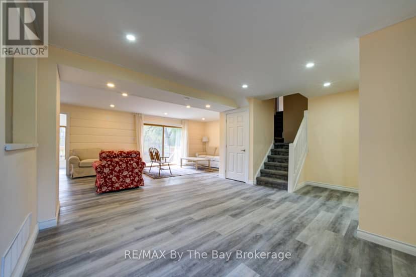 646 Oxbow Park Drive — photo 11 of 40